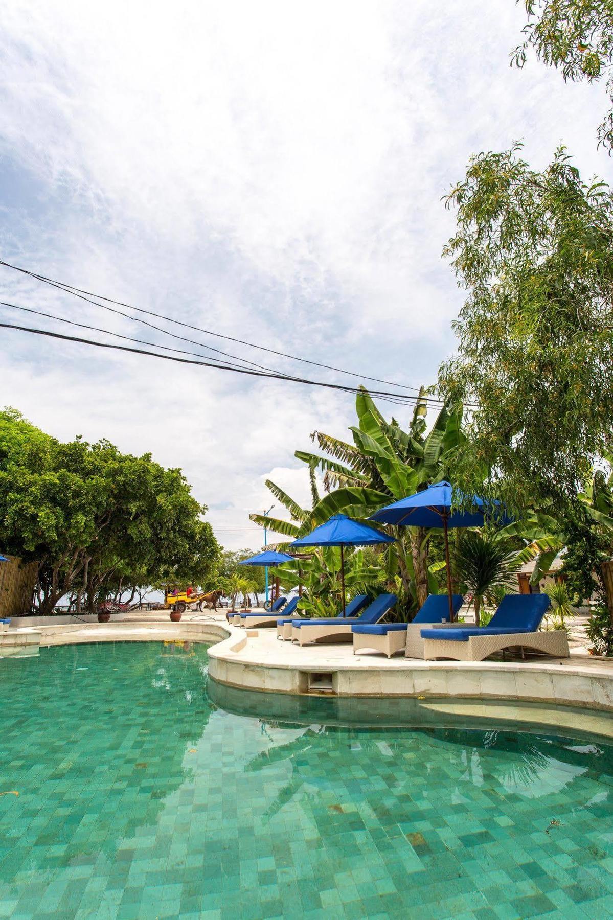 Gili Teak Beach Front Resort Gili Trawangan Extérieur photo