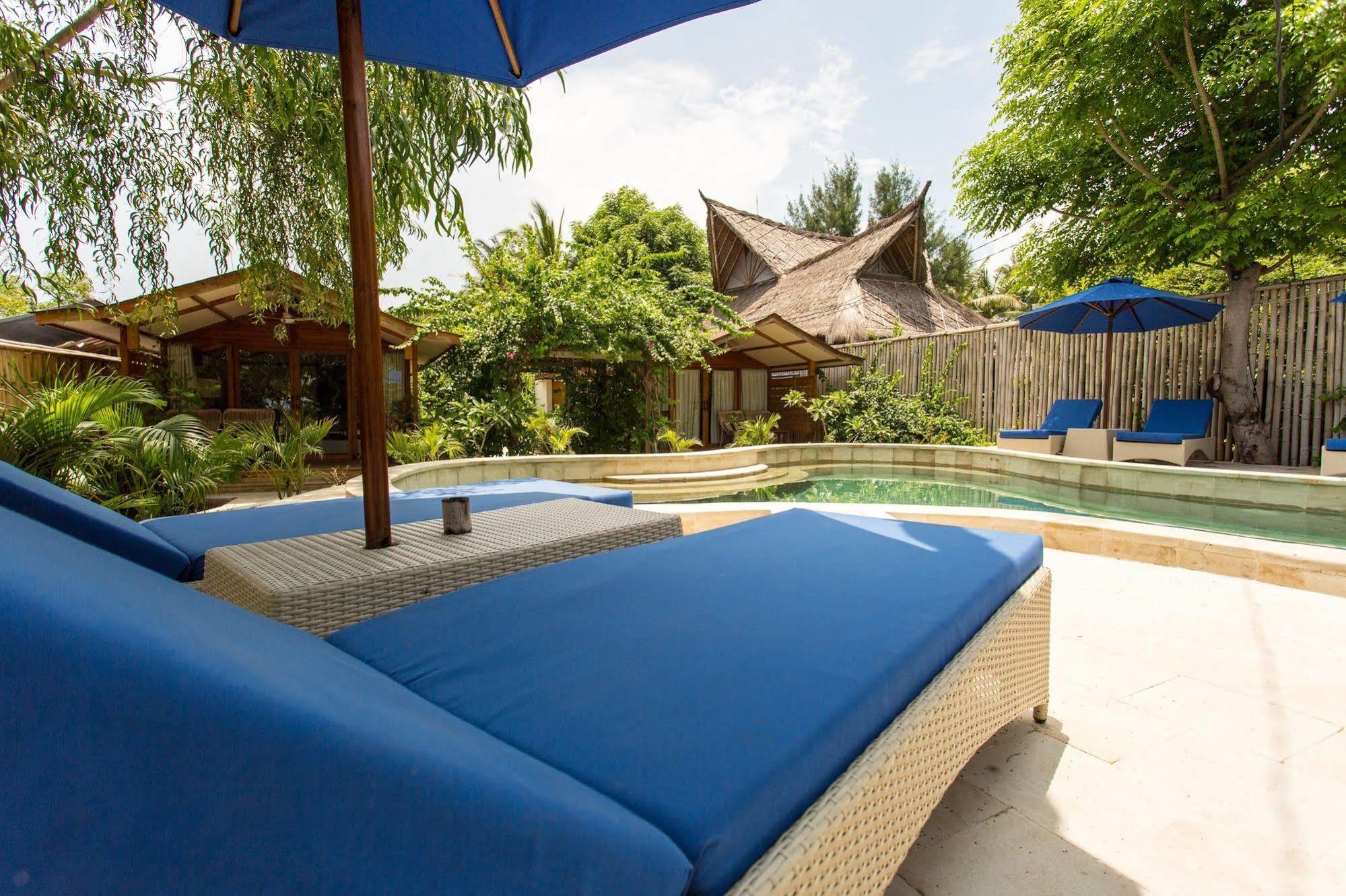Gili Teak Beach Front Resort Gili Trawangan Extérieur photo