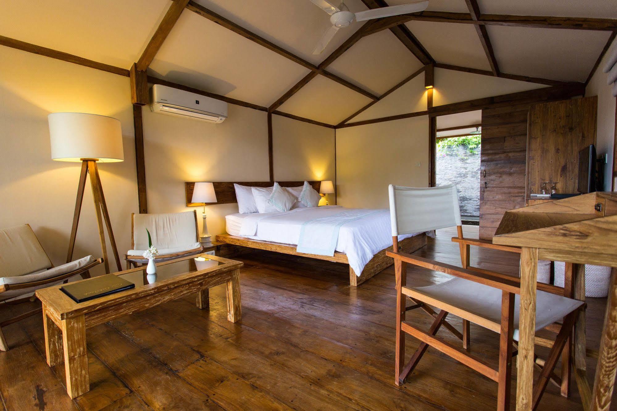 Gili Teak Beach Front Resort Gili Trawangan Extérieur photo
