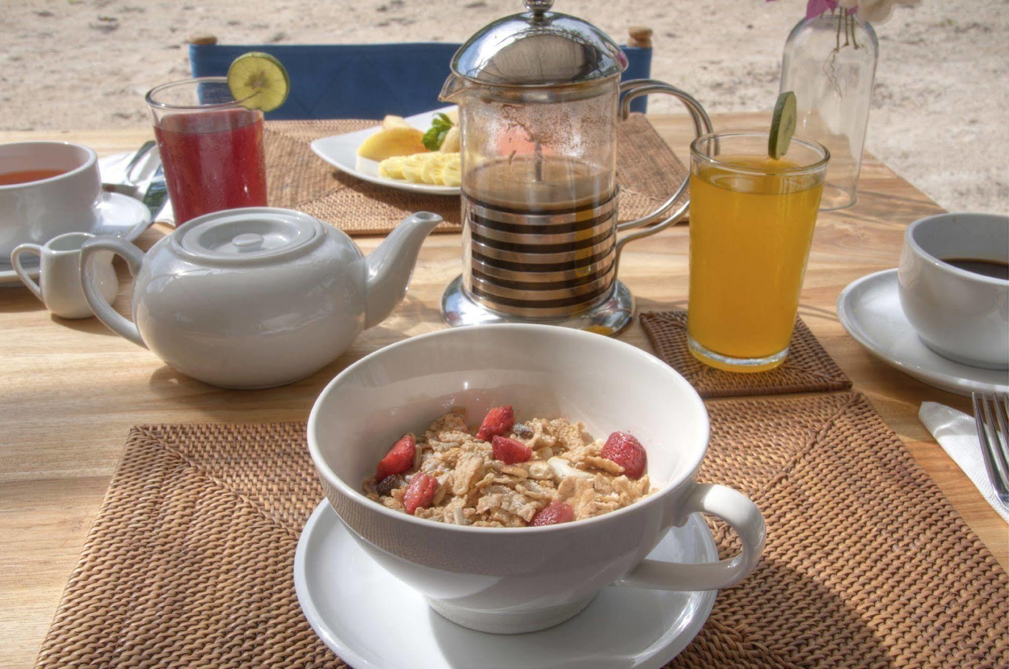 Gili Teak Beach Front Resort Gili Trawangan Extérieur photo